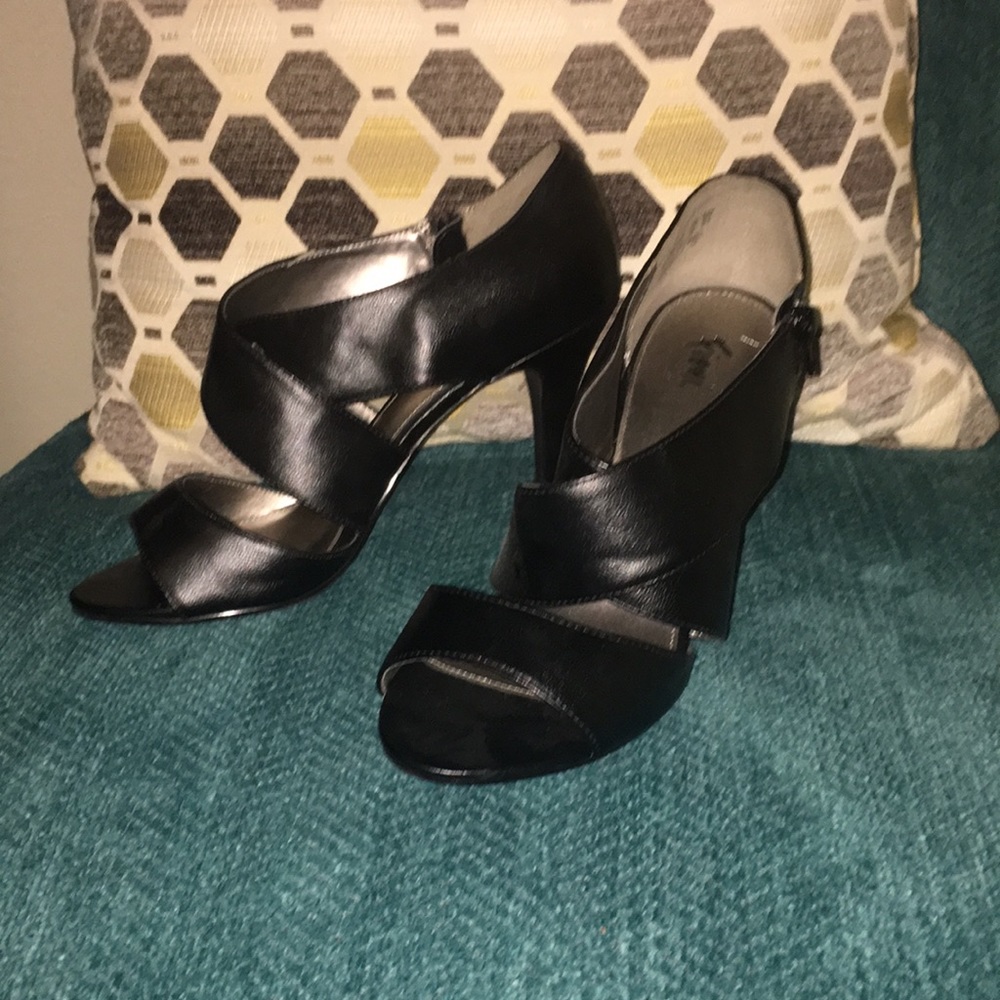 Black strappy heel